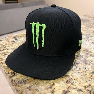 Monster Energy New Era snap back hat. Black